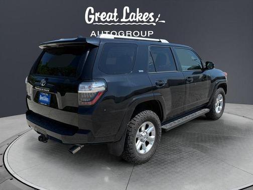 Midnight Black Metallic 2016 Toyota 4Runner SR5