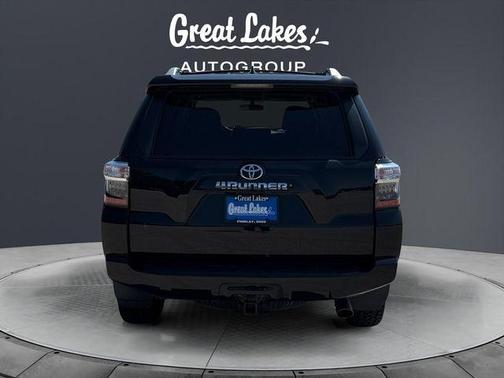 Midnight Black Metallic 2016 Toyota 4Runner SR5