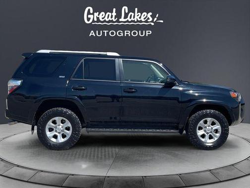 Midnight Black Metallic 2016 Toyota 4Runner SR5
