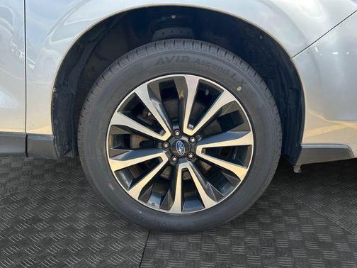 Ice Silver Metallic 2018 Subaru Forester 2.0XT Premium