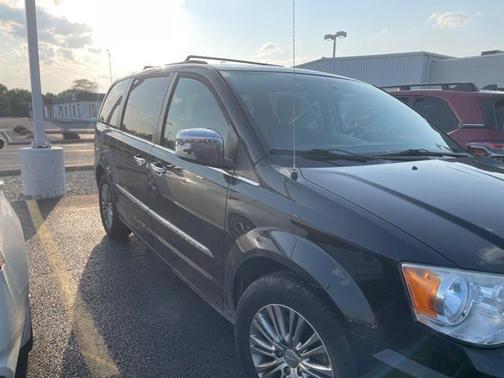 2014 Chrysler Town & Country Touring-L