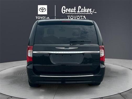2014 Chrysler Town & Country Touring-L