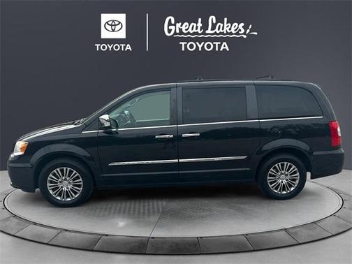 2014 Chrysler Town & Country Touring-L