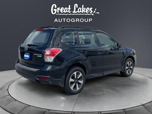 Crystal Black Silica 2017 Subaru Forester 2.5i