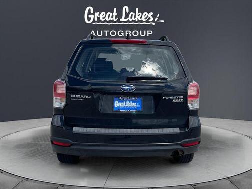 Crystal Black Silica 2017 Subaru Forester 2.5i