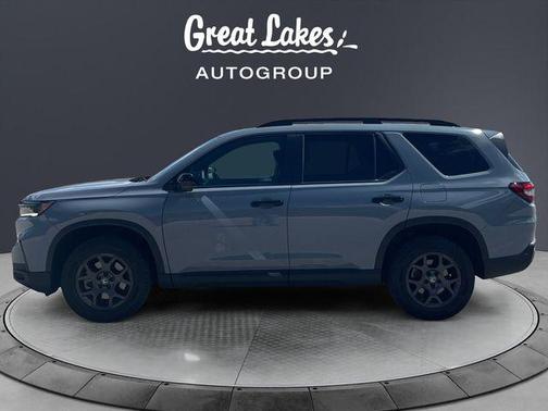 Sonic Gray Pearl 2024 Honda Pilot TrailSport