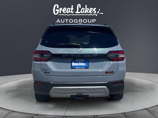 Sonic Gray Pearl 2024 Honda Pilot TrailSport