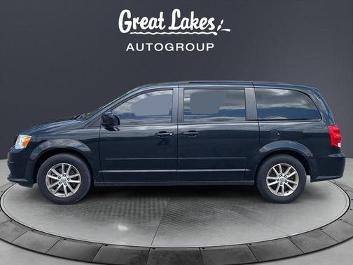 Brilliant Black Crystal Pearlcoat 2016 Dodge Grand Caravan SXT