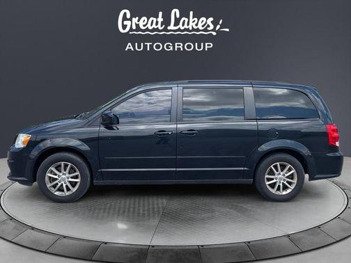 Brilliant Black Crystal Pearlcoat 2016 Dodge Grand Caravan SXT
