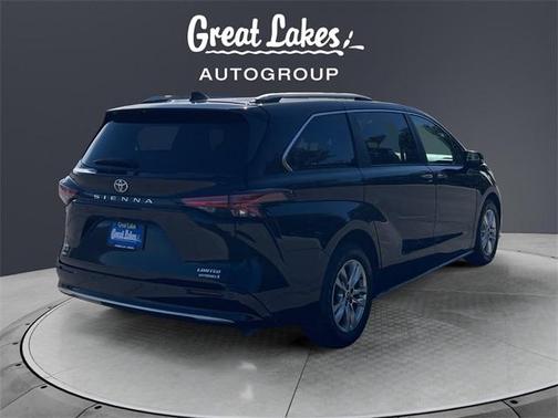 2022 Toyota Sienna Limited