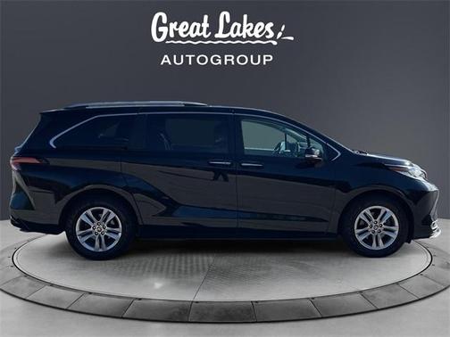 2022 Toyota Sienna Limited