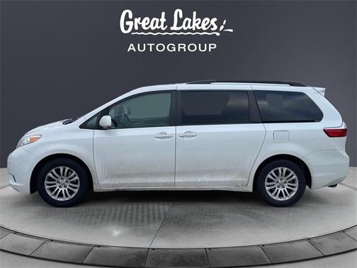 2017 Toyota Sienna XLE