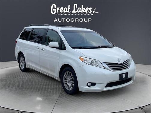 2017 Toyota Sienna XLE