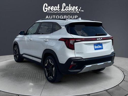 Snow White Pearl 2024 Kia Seltos SX