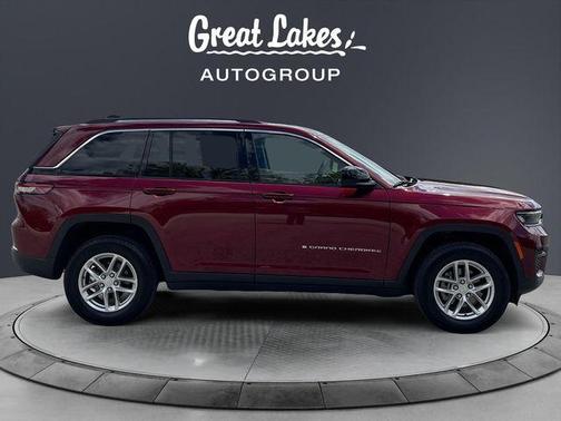 Velvet Red Pearlcoat 2023 Jeep Grand Cherokee Laredo