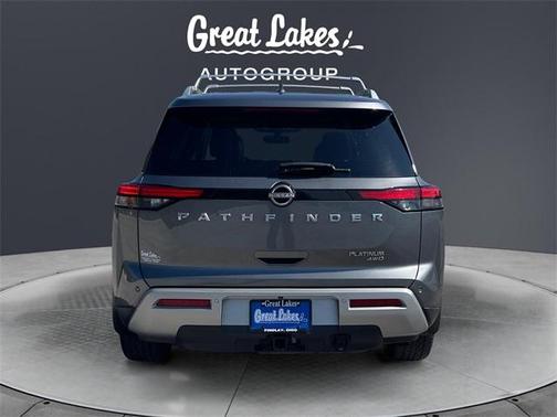 2022 Nissan Pathfinder Platinum