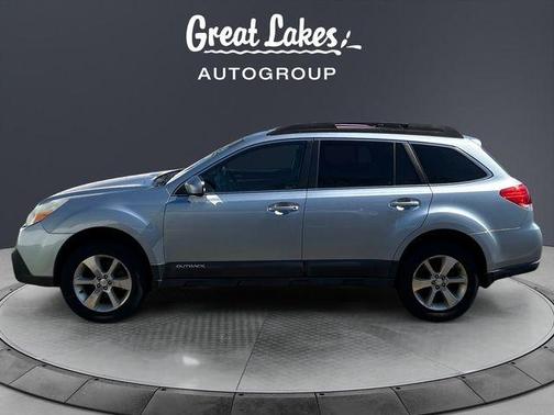 Ice Silver Metallic 2014 Subaru Outback 3.6R Limited