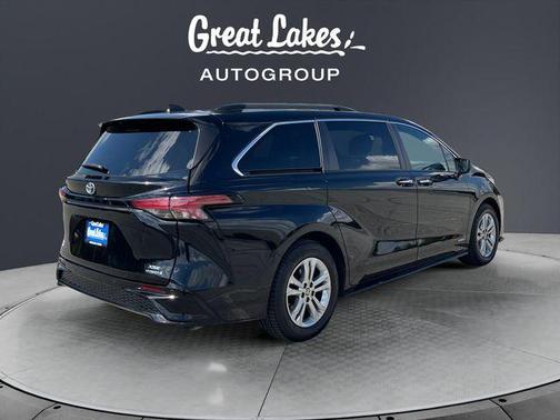 Midnight Black Metallic 2021 Toyota Sienna XSE 7 Passenger