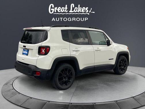 Alpine White Clearcoat 2019 Jeep Renegade Latitude