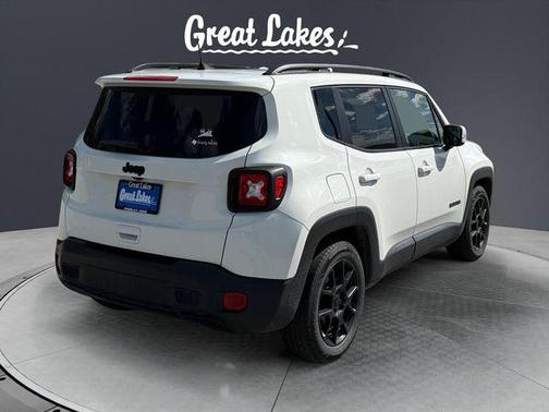 Alpine White Clearcoat 2019 Jeep Renegade Latitude