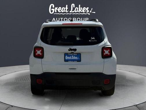 Alpine White Clearcoat 2019 Jeep Renegade Latitude