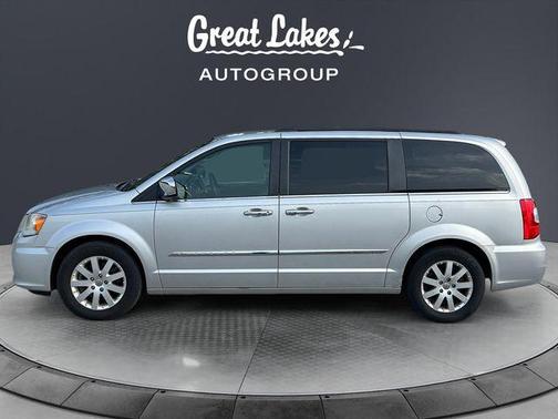 Bright Silver Clearcoat Metallic 2012 Chrysler Town & Country Touring-L
