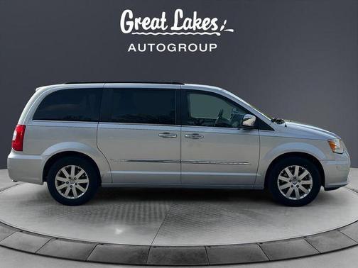 Bright Silver Clearcoat Metallic 2012 Chrysler Town & Country Touring-L