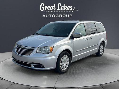 Bright Silver Clearcoat Metallic 2012 Chrysler Town & Country Touring-L