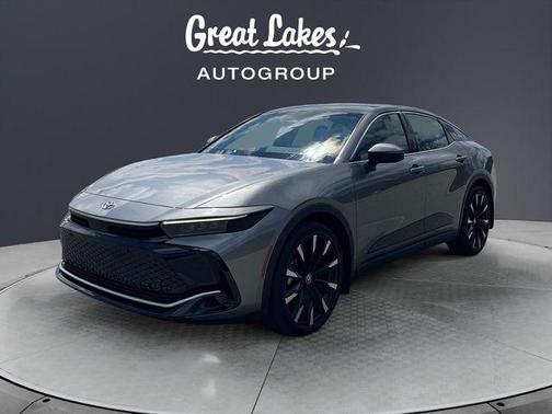 Metal 2023 Toyota Crown Platinum