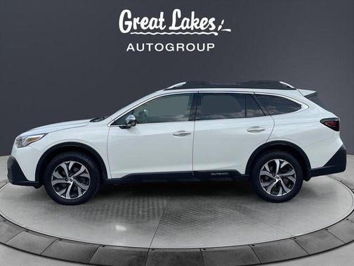Crystal White Pearl 2022 Subaru Outback Touring XT
