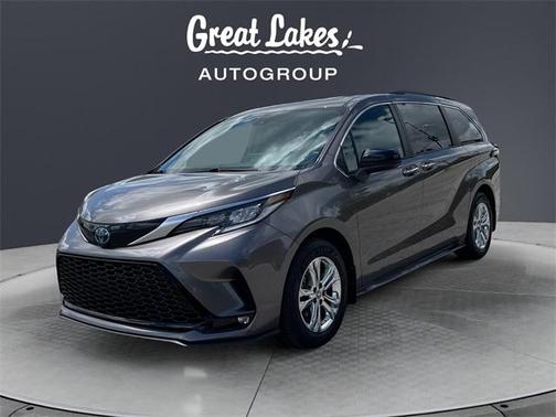 2022 Toyota Sienna XSE 7 Passenger