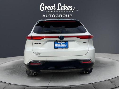Wind Chill Pearl 2024 Toyota Venza Nightshade