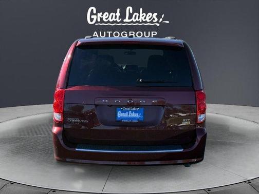 Octane Red Pearlcoat 2017 Dodge Grand Caravan SXT