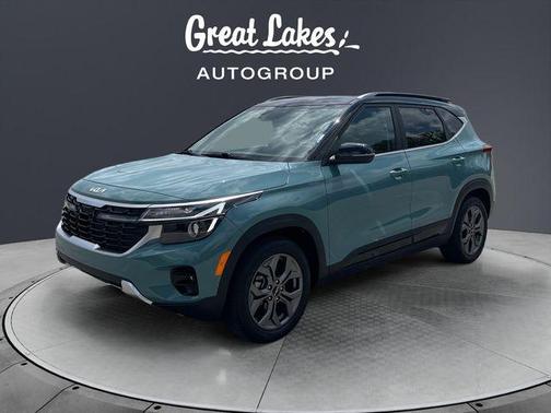 Blue / Black 2024 Kia Seltos S