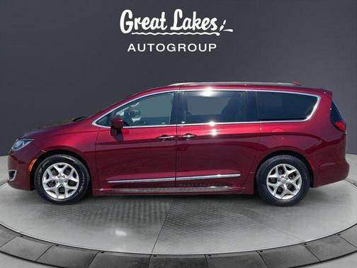 Velvet Red Pearlcoat 2017 Chrysler Pacifica Touring-L