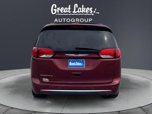 2017 Chrysler Pacifica Touring-L