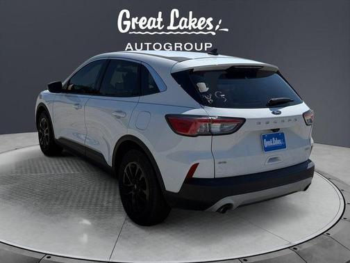 Oxford White 2020 Ford Escape SE