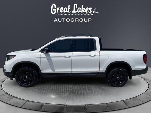 Platinum White Pearl 2025 Honda Ridgeline Black Edition