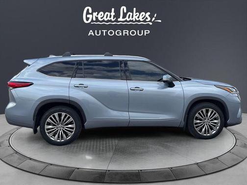 2022 Toyota Highlander Platinum