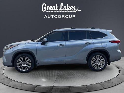 2022 Toyota Highlander Platinum