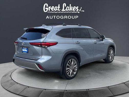 2022 Toyota Highlander Platinum