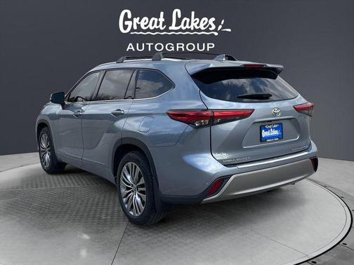 2022 Toyota Highlander Platinum