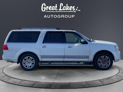 White Platinum Clearcoat Metallic 2014 Lincoln Navigator L