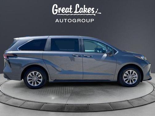 Magnetic Gray Metallic 2025 Toyota Sienna LE