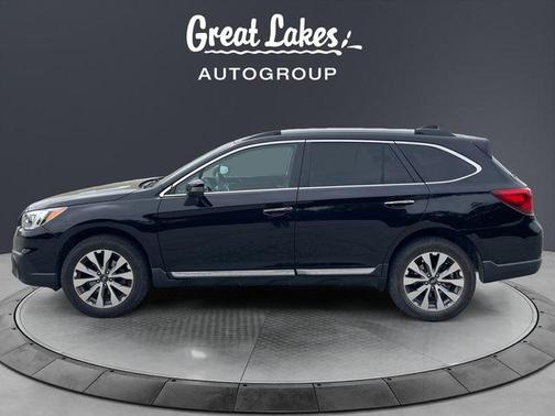 Crystal Black Silica 2017 Subaru Outback 3.6R Touring