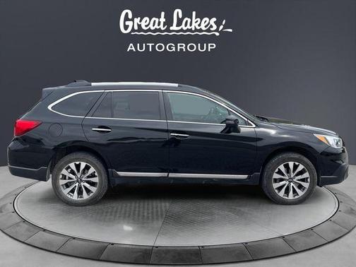 Crystal Black Silica 2017 Subaru Outback 3.6R Touring