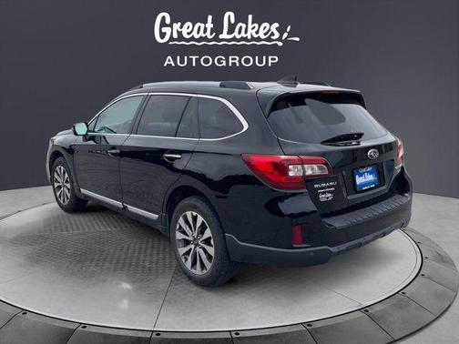 Crystal Black Silica 2017 Subaru Outback 3.6R Touring