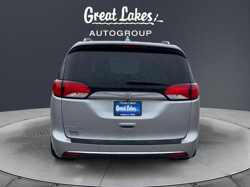 2017 Chrysler Pacifica Touring-L Plus