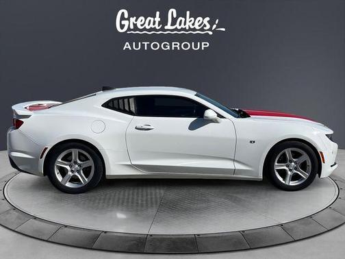Summit White 2019 Chevrolet Camaro 1LT