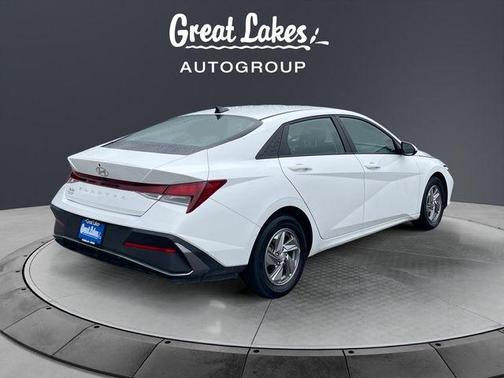 White 2024 Hyundai ELANTRA SE